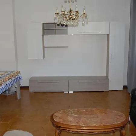 Aleksander' S House *